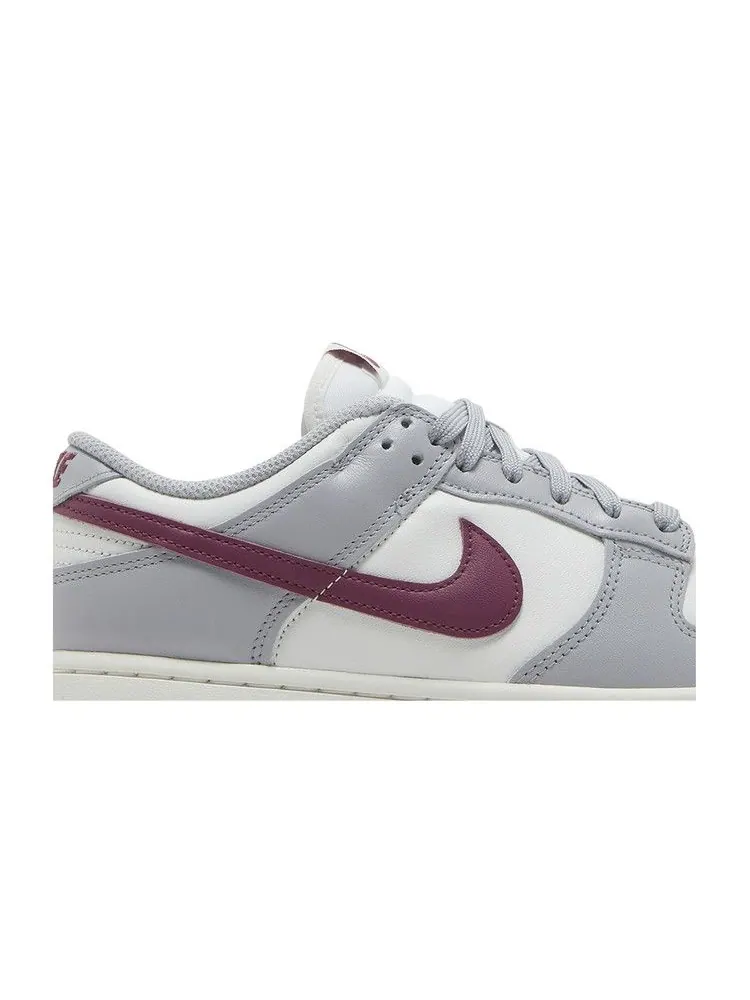 Кроссовки Nike Wmns Dunk Low — изображение 2 из 8, бледный слоновая кость