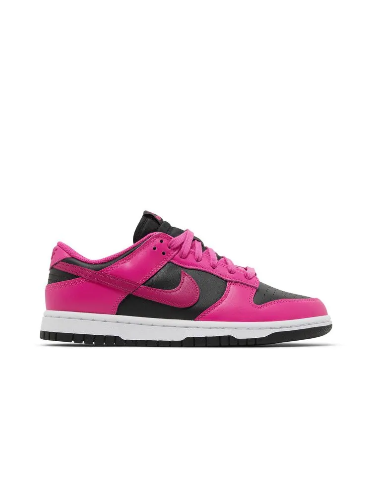 Кроссовки Nike Wmns Dunk Low 'Fierce Pink Black' — изображение 2 из 9, розовый//черный