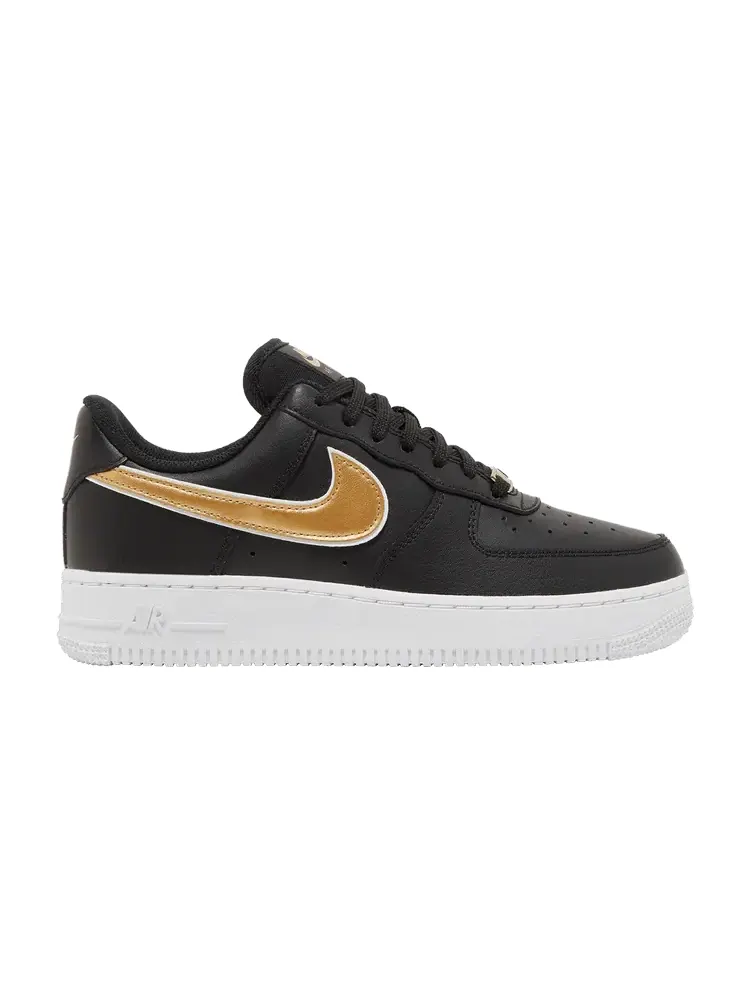 Кроссовки Nike Wmns Air Force 1 '07 Essential 'Black Metallic Gold' — изображение 1 из 9