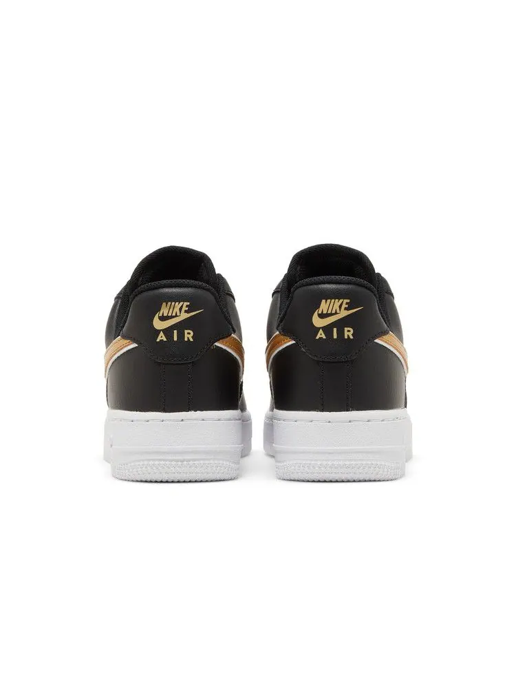 Кроссовки Nike Wmns Air Force 1 '07 Essential 'Black Metallic Gold' — изображение 7 из 9