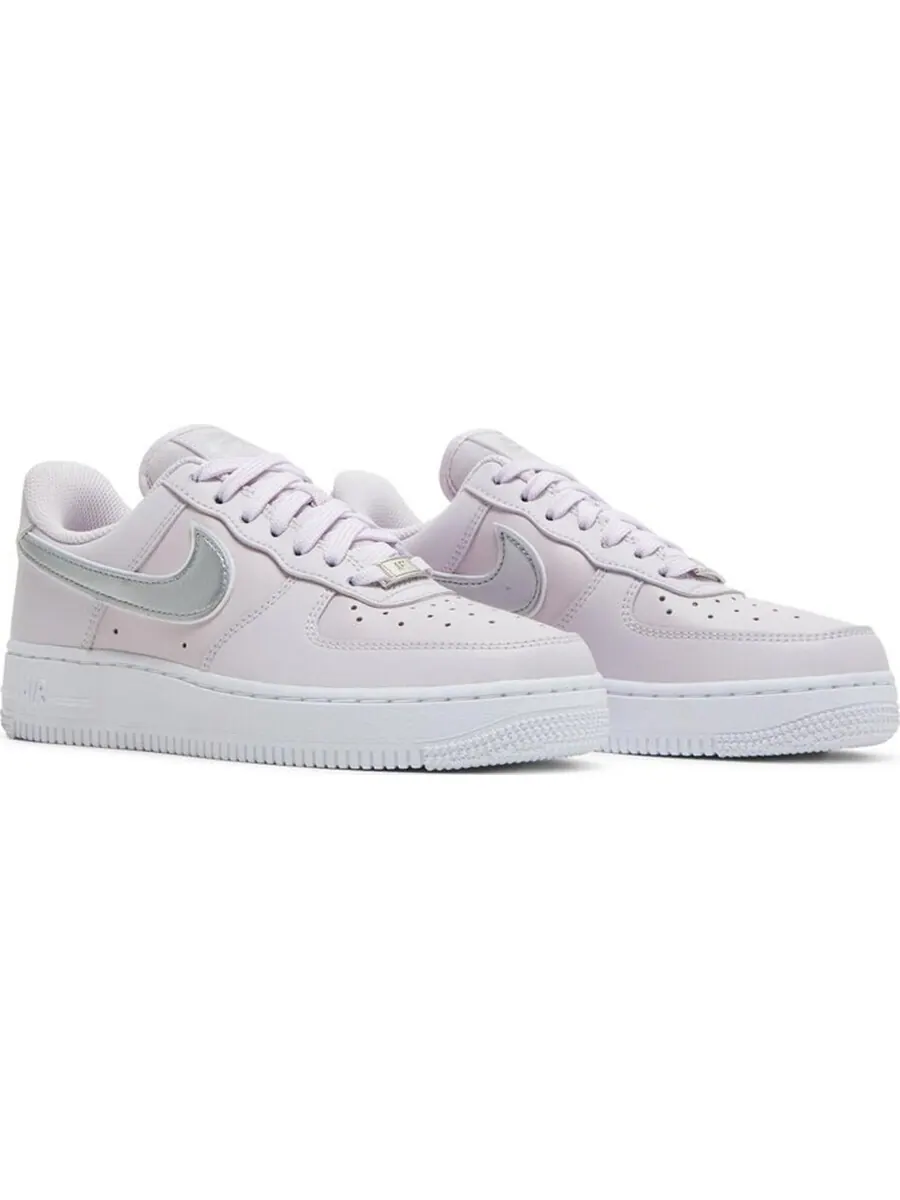 Кроссовки Nike Wmns Air Force 1 '07 Essential 'Venice Metallic Silver' — изображение 2 из 4