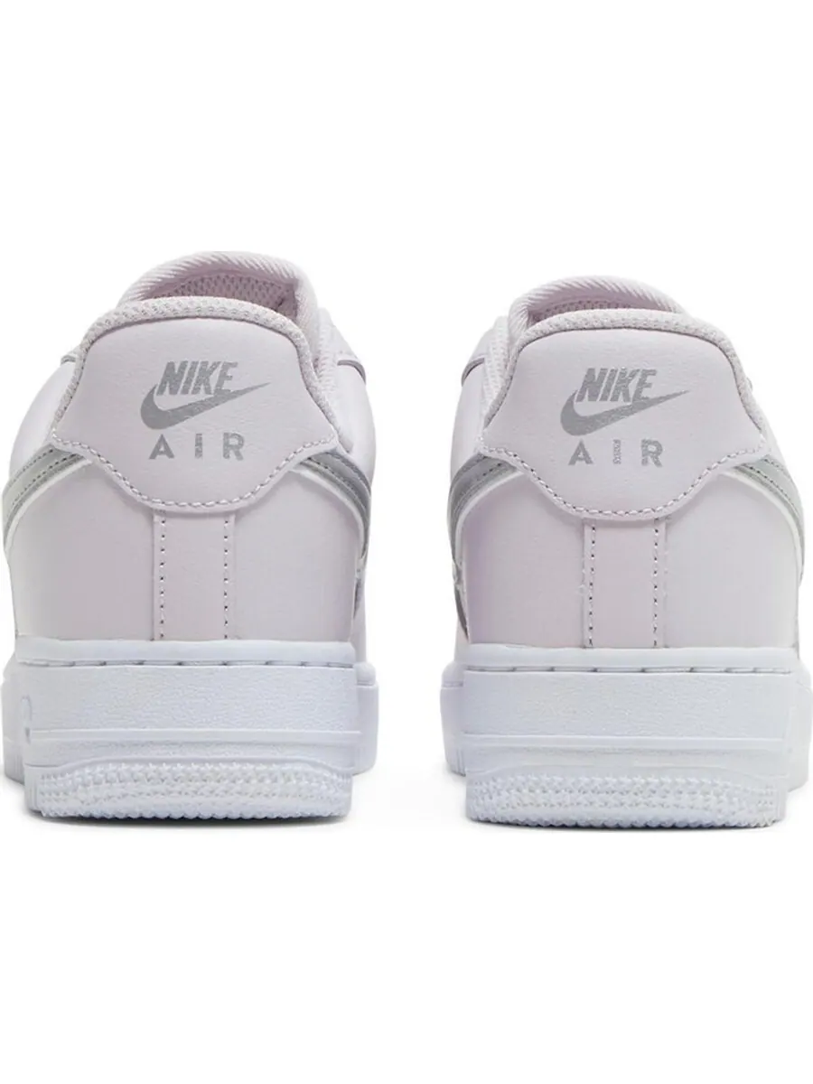 Кроссовки Nike Wmns Air Force 1 '07 Essential 'Venice Metallic Silver' — изображение 3 из 4