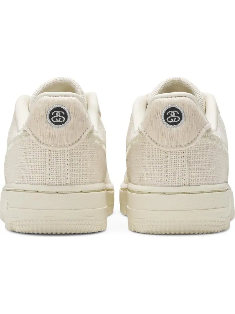 Кроссовки Nike Stussy x Air Force 1 Low PS 'Fossil' — изображение 6 из 8, загар