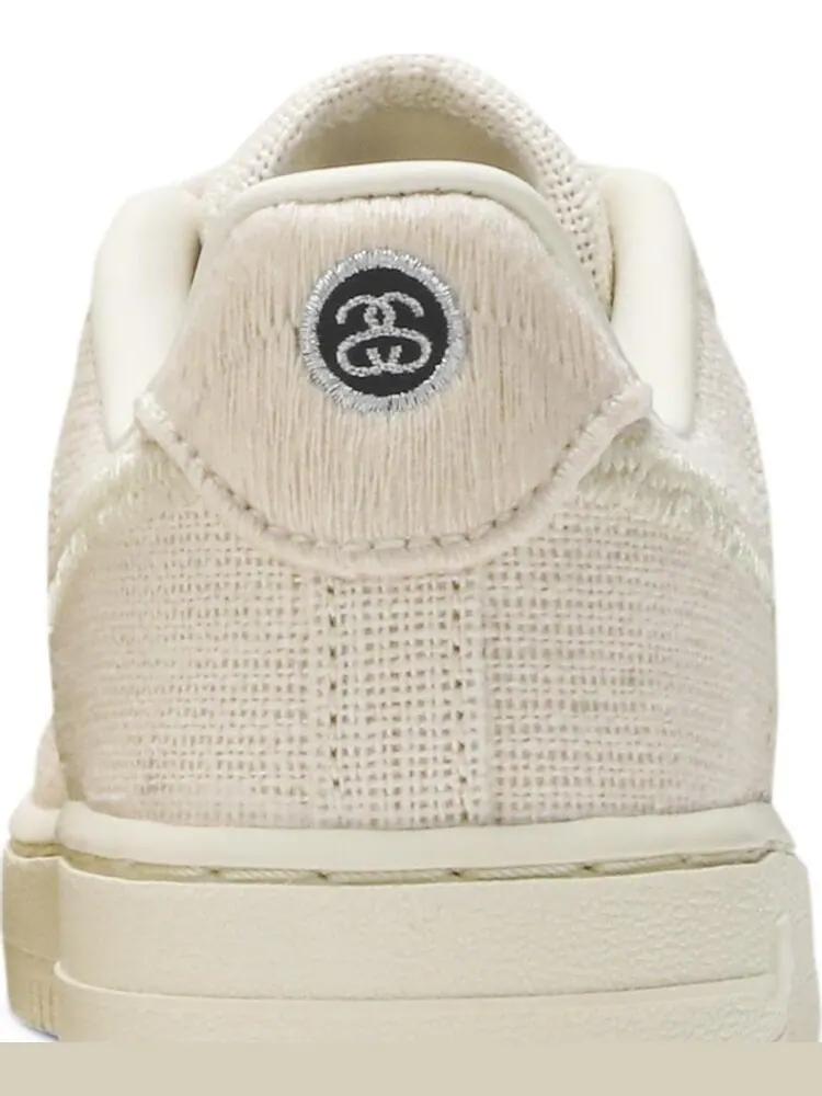 Кроссовки Nike Stussy x Air Force 1 Low PS 'Fossil' — изображение 7 из 8, загар