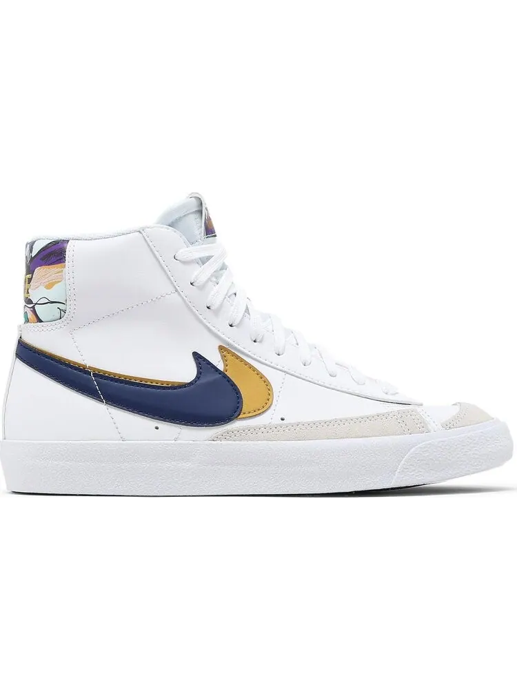 Кроссовки Nike Blazer Mid '77 SE GS 'Double Swoosh - White Gold Blue Void' — изображение 1 из 8, белый
