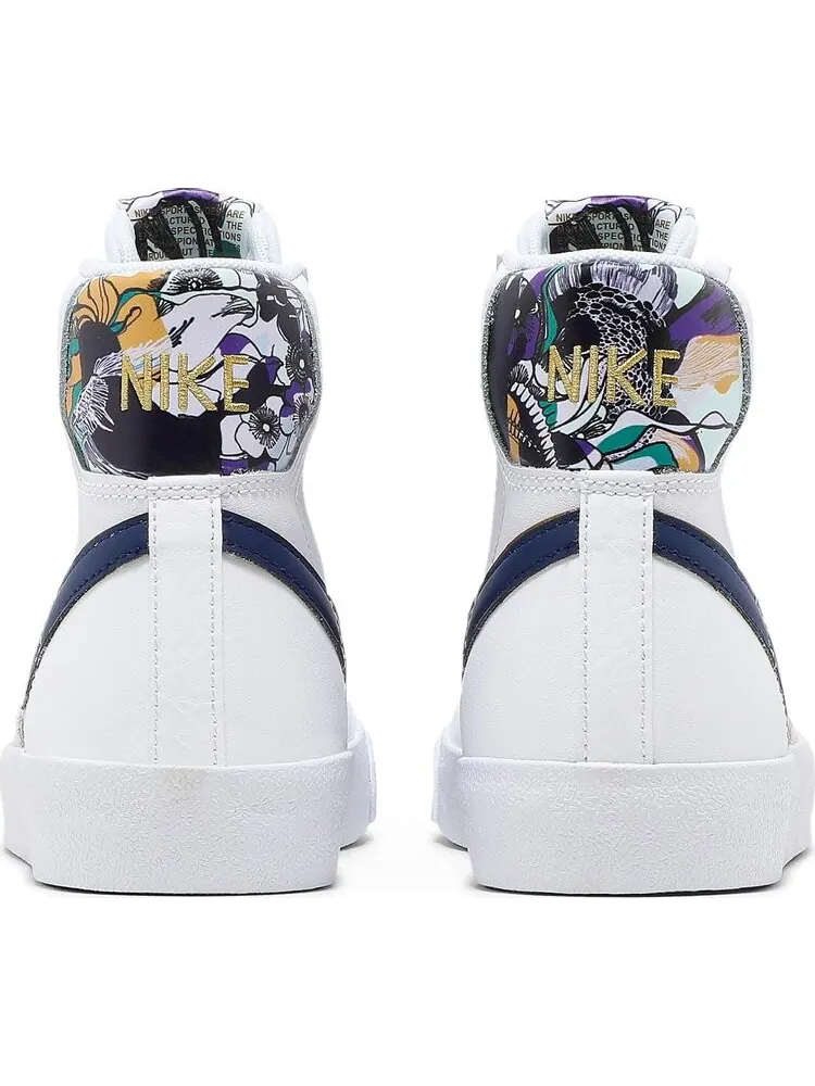 Кроссовки Nike Blazer Mid '77 SE GS 'Double Swoosh - White Gold Blue Void' — изображение 6 из 8, белый