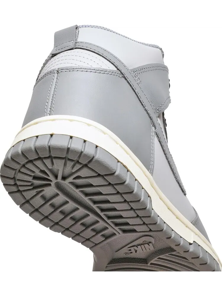 Кроссовки Nike Wmns Dunk High 'Aged Grey' — изображение 10 из 10, серый