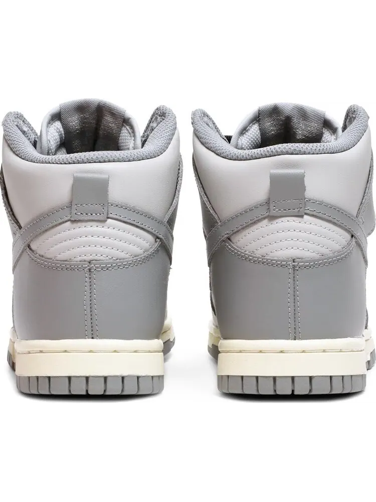 Кроссовки Nike Wmns Dunk High 'Aged Grey' — изображение 6 из 10, серый