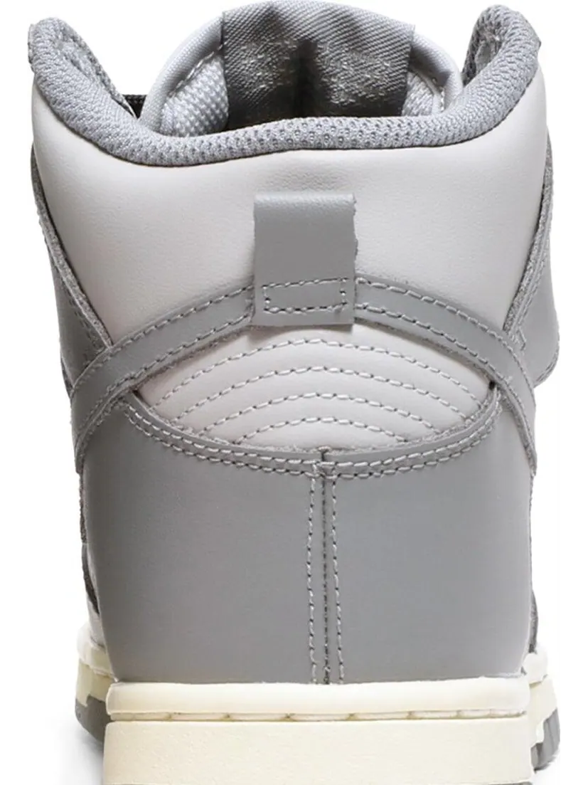 Кроссовки Nike Wmns Dunk High 'Aged Grey' — изображение 7 из 10, серый