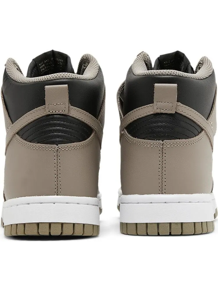 Кроссовки Nike Wmns Dunk High 'Moon Fossil' — изображение 6 из 8, коричневый