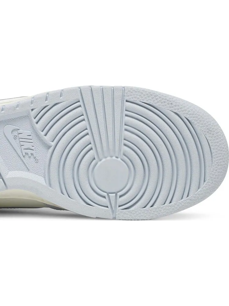 Кроссовки Nike Wmns Dunk High 'Football Grey' — изображение 5 из 8, серый