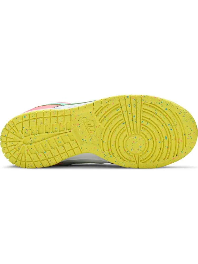 Кроссовки Nike Wmns Dunk Low SE 'Candy' — изображение 4 из 10, мульти