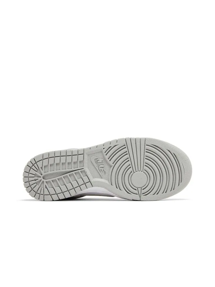 Кроссовки Nike Wmns Dunk Low Next Nature 'Light Smoke Grey' — изображение 5 из 9, белый/светлый серый
