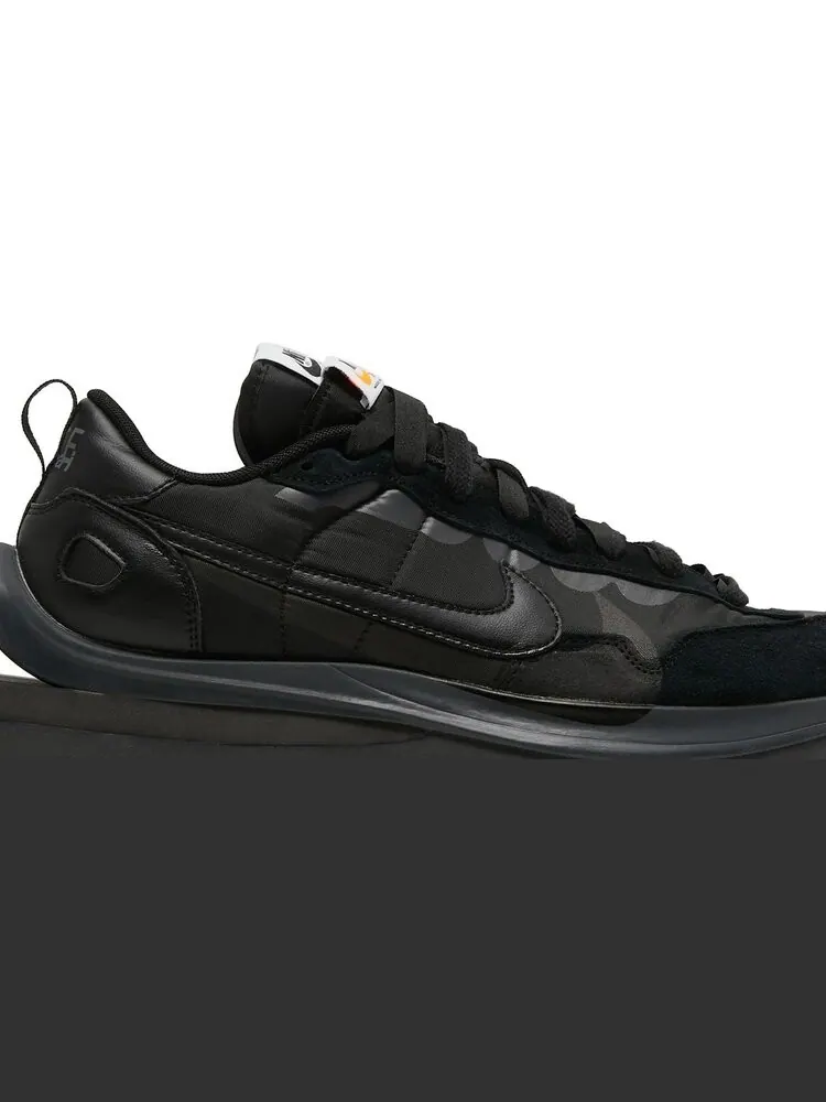 Кроссовки Nike Sacai x VaporWaffle 'Black Gum' черный — изображение 2 из 9