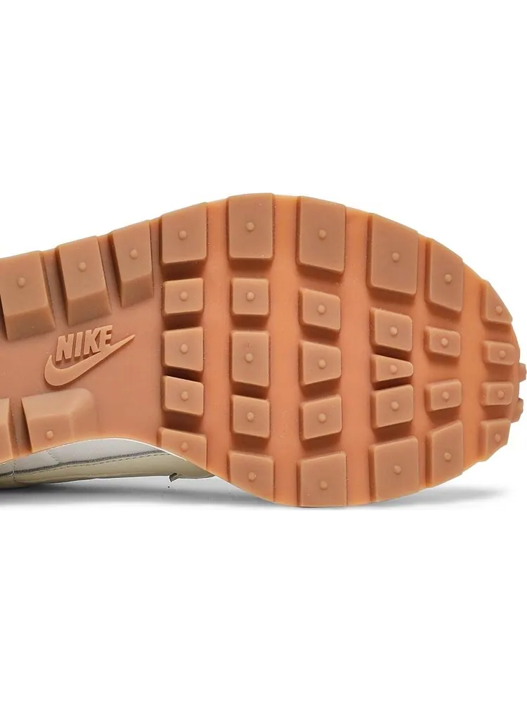 Кроссовки Nike sacai x VaporWaffle 'Sail Gum' — изображение 5 из 10, белый