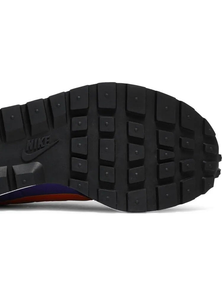 Кроссовки Nike Sacai x VaporWaffle 'Dark Iris' — изображение 5 из 10, фиолетовый