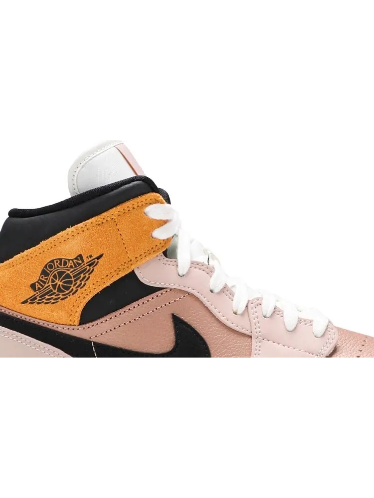 Кроссовки Wmns Air Jordan 1 Mid SE Particle Beige — изображение 2 из 8, коричневый