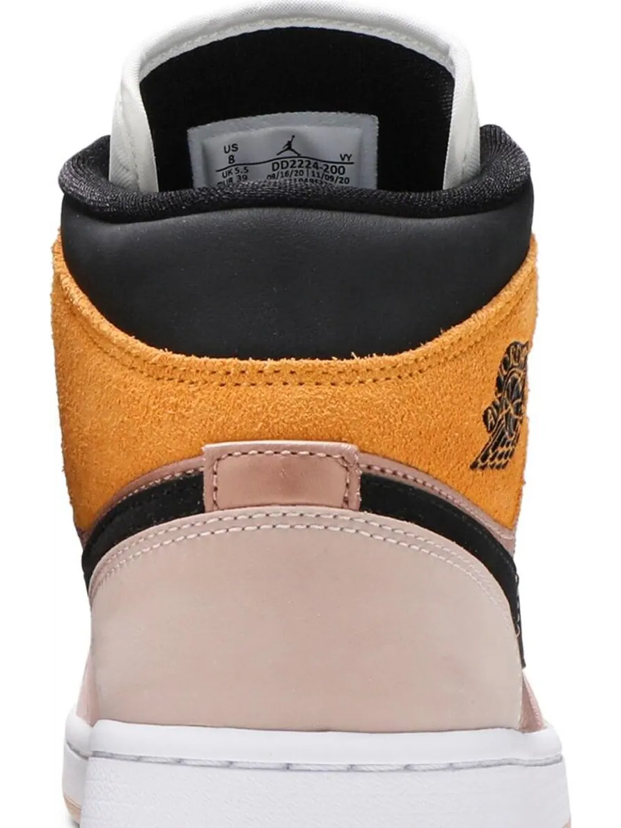 Кроссовки Wmns Air Jordan 1 Mid SE Particle Beige — изображение 7 из 8, коричневый