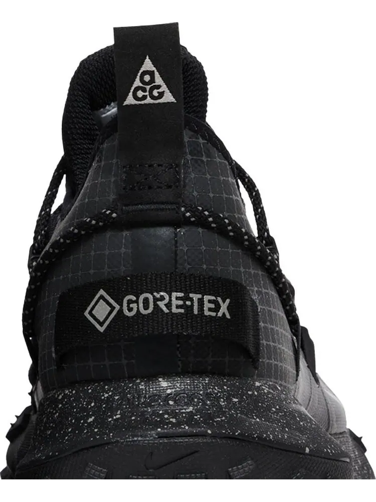 Кроссовки Nike ACG Mountain Fly Low GTX SE 'Dark Smoke Grey' — изображение 7 из 8, черный