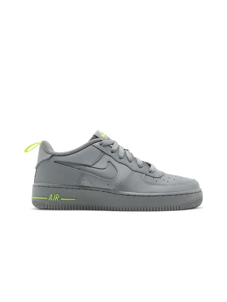 Кроссовки Nike Air Force 1 '07 LV8 GS 'Particle Grey Volt' — изображение 2 из 9, серый/серый