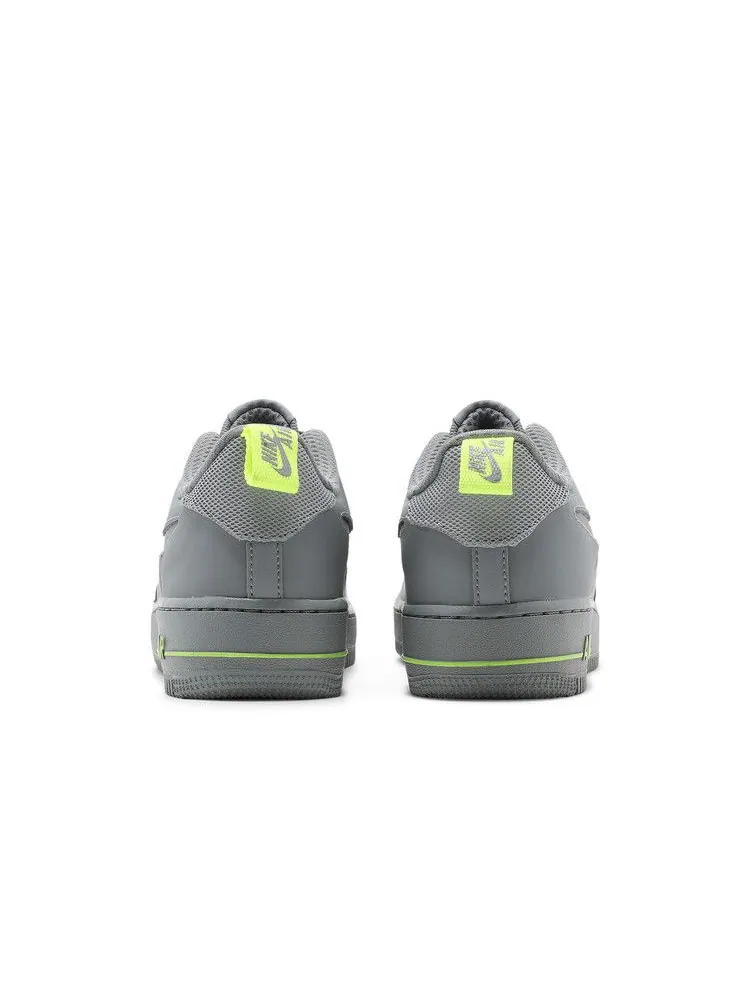 Кроссовки Nike Air Force 1 '07 LV8 GS 'Particle Grey Volt' — изображение 7 из 9, серый/серый