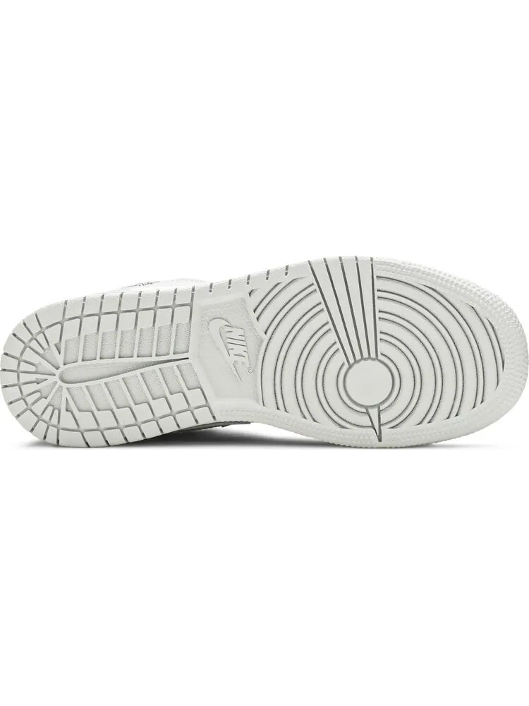 Кроссовки Air Jordan 1 Mid SE GS Swoosh Logo - Grey Camo — изображение 4 из 8, белый