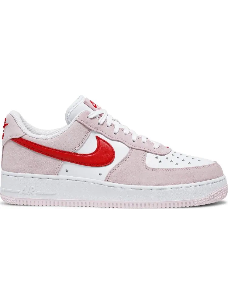 Кроссовки Nike Air Force 1 Low '07 QS 'Valentine’s Day Love Letter' — изображение 1 из 8, розовый