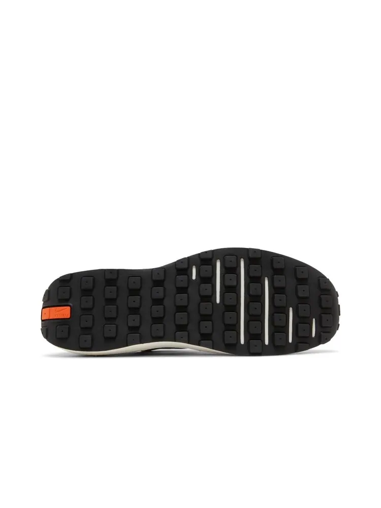 Кроссовки Nike Waffle One SE — изображение 4 из 4, зеленый