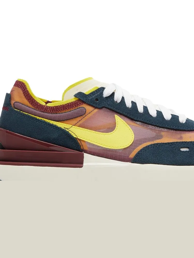 Кроссовки Nike Waffle One SE 'Dark Beetroot Yellow Strike' — изображение 2 из 8, красный