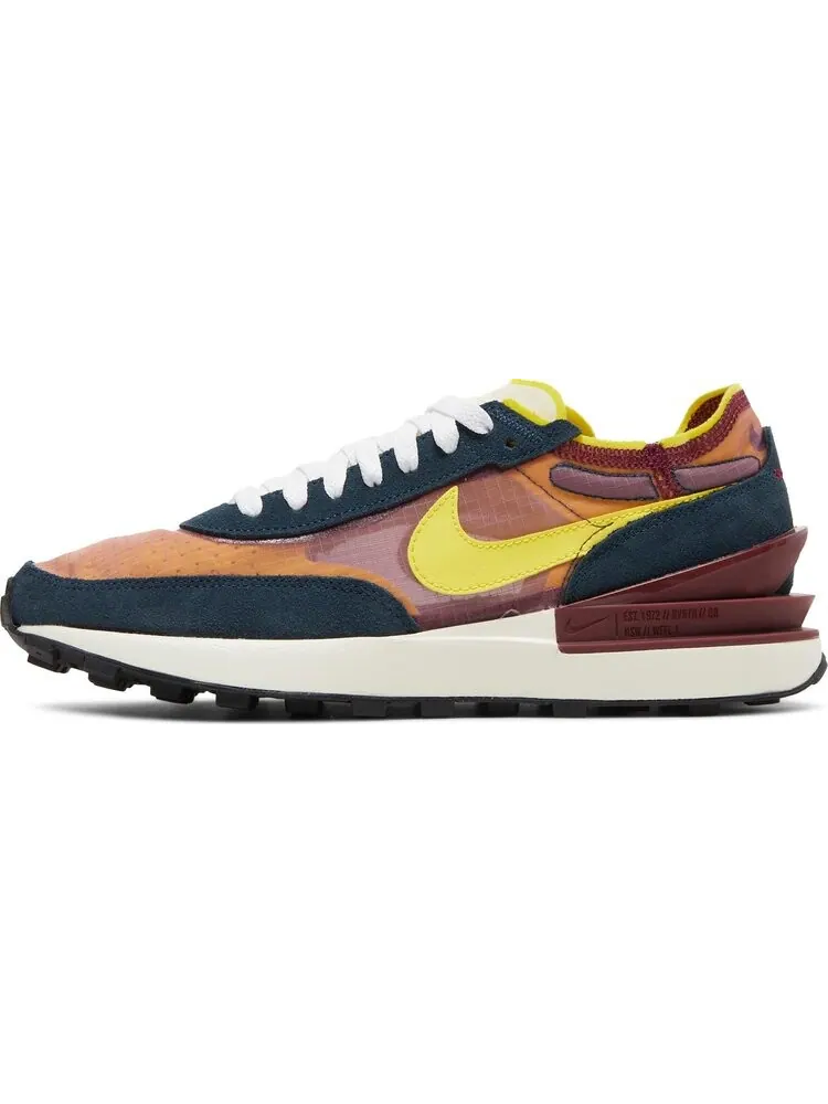 Кроссовки Nike Waffle One SE 'Dark Beetroot Yellow Strike' — изображение 3 из 8, красный