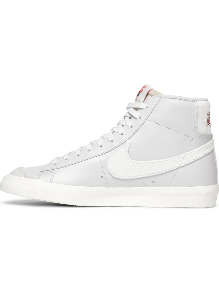 Кроссовки Nike Blazer Mid '77 EMB 'Vast Grey' — изображение 3 из 8, серый