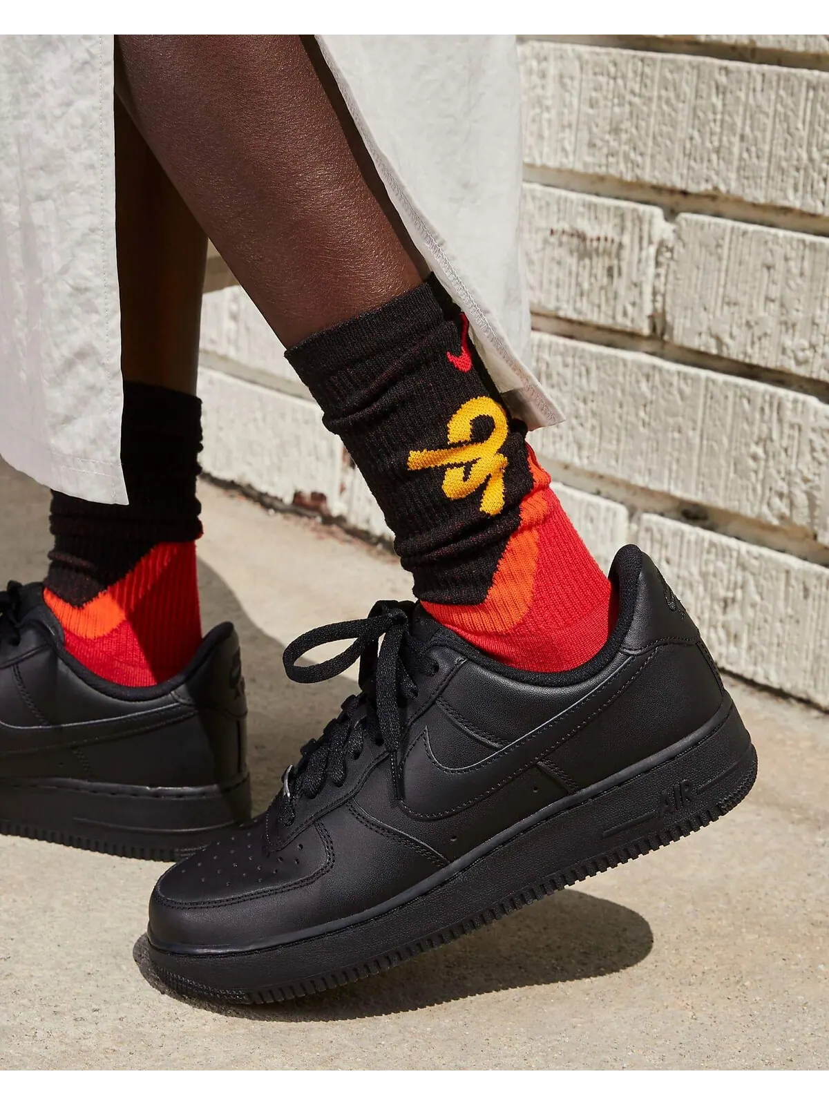Кроссовки Nike Air Force 1 '07 Triple Black — изображение 10 из 11, черный