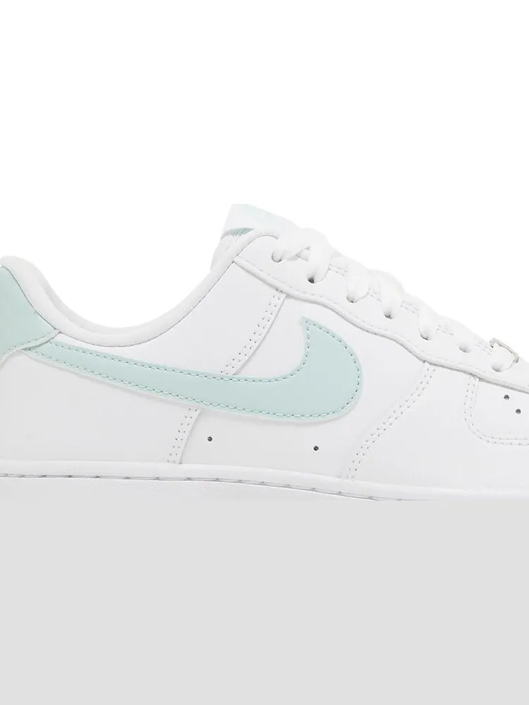 Кроссовки Wmns Air Force 1 '07 'Jade Ice' — изображение 2 из 4, белый