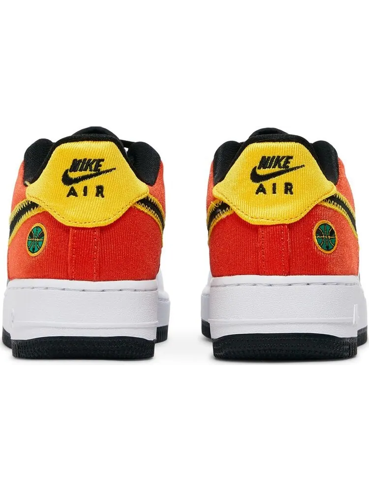 Кроссовки Nike Air Force 1 LV8 GS 'Roswell Rayguns' — изображение 5 из 7, белый