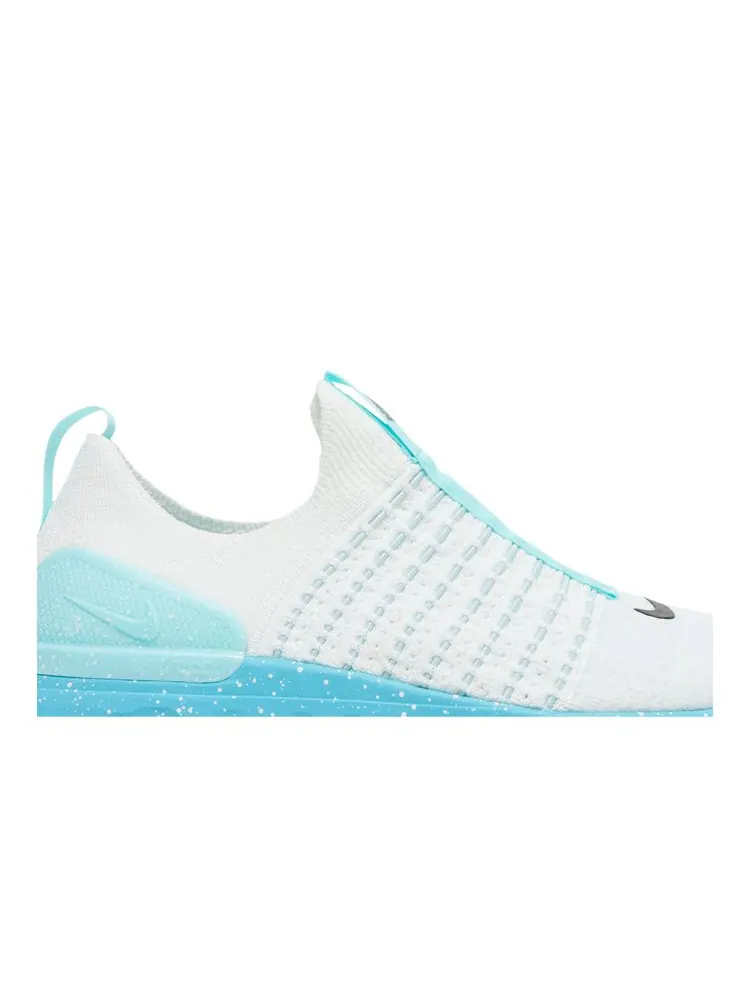 Кроссовки React Phantom Run Flyknit 2 'White Glacier Blue' — изображение 2 из 8, белый синий