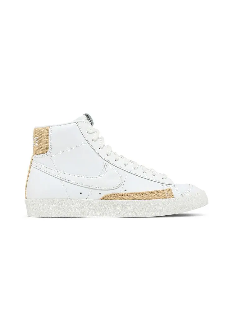 Кроссовки Nike Blazer Mid '77 Vintage 'White Gum Light Brown' — изображение 2 из 9