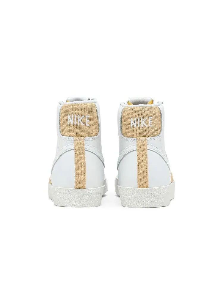 Кроссовки Nike Blazer Mid '77 Vintage 'White Gum Light Brown' — изображение 7 из 9