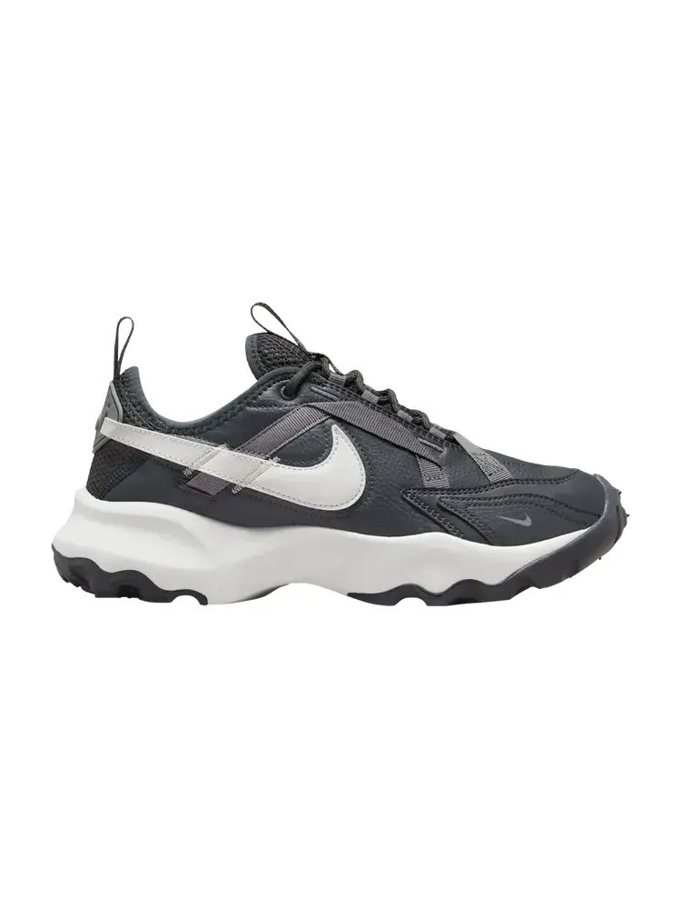 Кроссовки Nike Wmns TC 7900 — изображение 1 из 1, серый