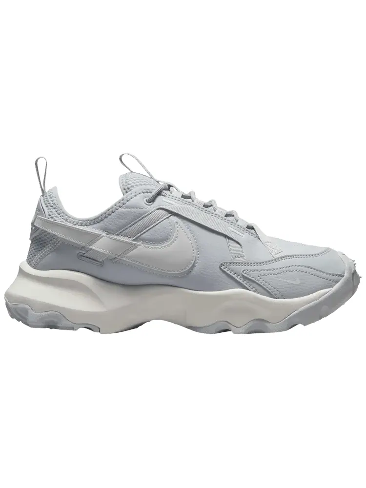 Кроссовки Nike Wmns TC 7900 'Wolf Grey' — изображение 1 из 1, серый