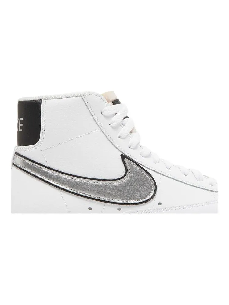 Кроссовки Nike Wmns Blazer Mid '77 Essential 'White Metallic Silver' — изображение 3 из 9