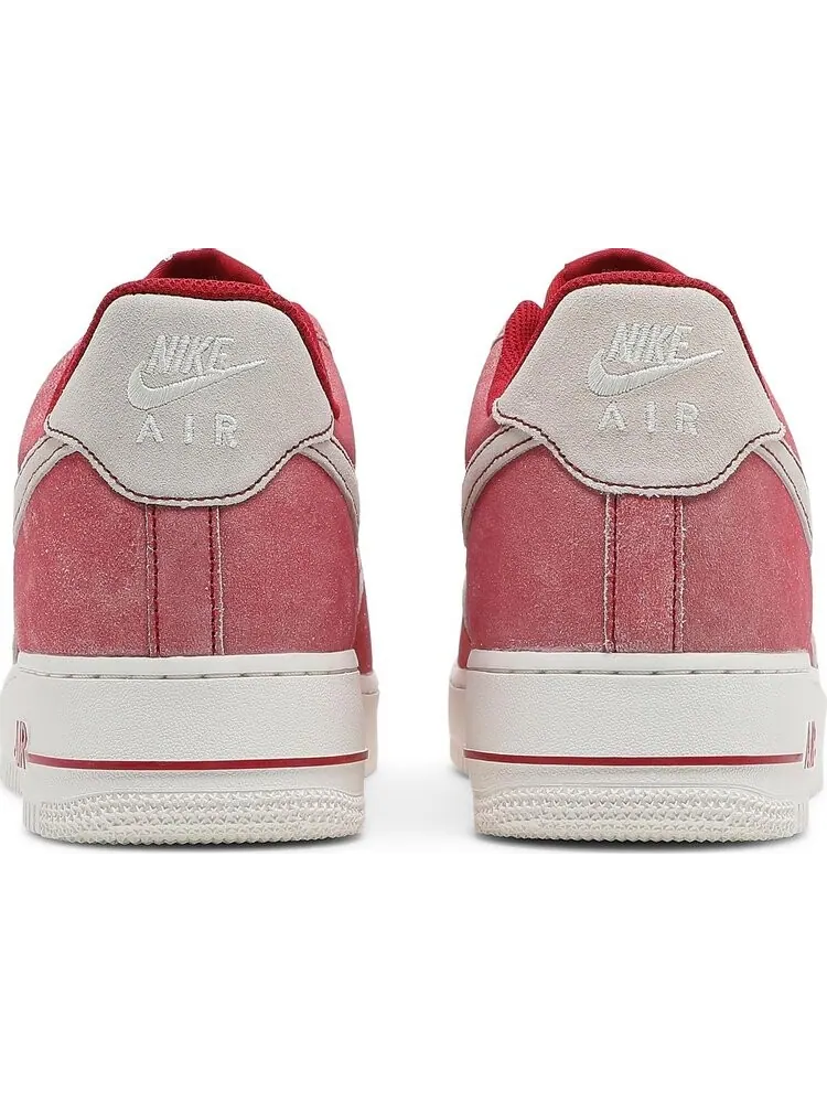 Кроссовки Nike Air Force 1 '07 LV8 'Dusty Red' — изображение 6 из 8, красный