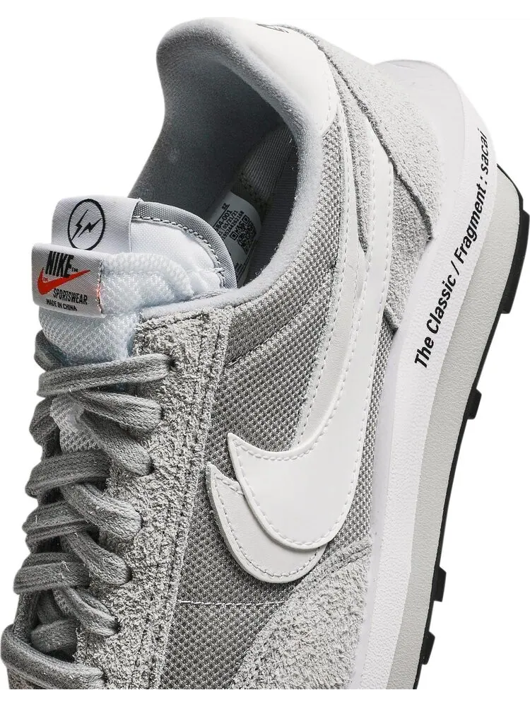 Кроссовки Nike Fragment Design x sacai x LDV Waffle 'Light Smoke Grey' — изображение 10 из 10, серый