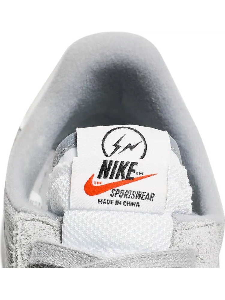 Кроссовки Nike Fragment Design x sacai x LDV Waffle 'Light Smoke Grey' — изображение 9 из 10, серый