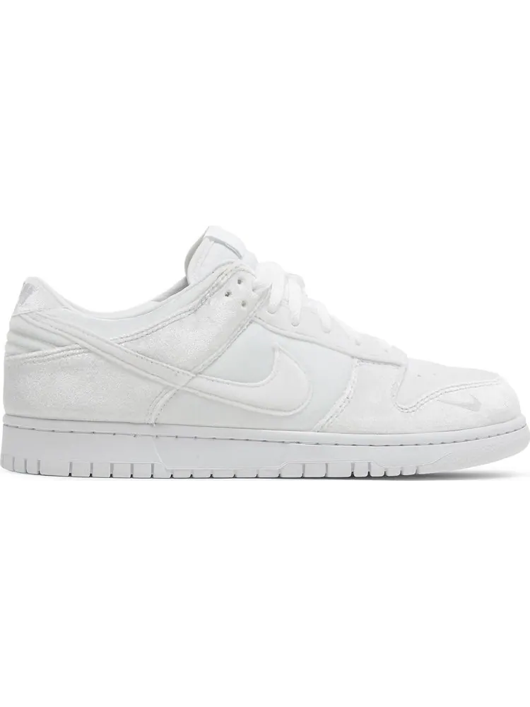 Кроссовки Nike Dover Street Market x Dunk Low 'White Velvet' — изображение 1 из 8, белый