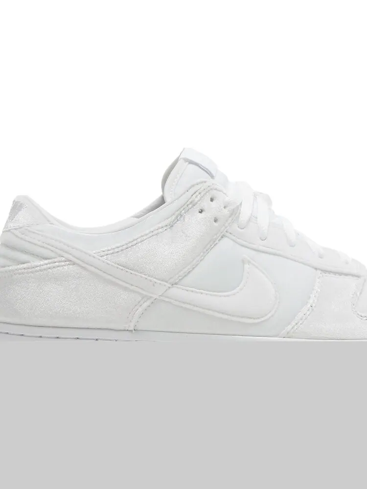 Кроссовки Nike Dover Street Market x Dunk Low 'White Velvet' — изображение 2 из 8, белый