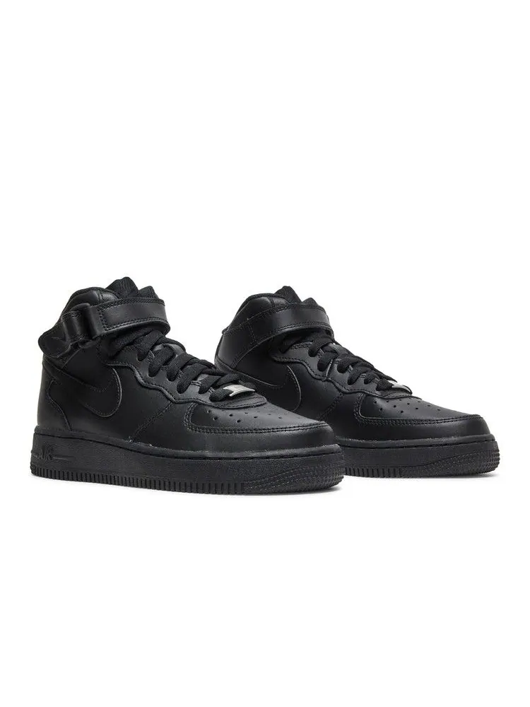 Кроссовки Nike Air Force 1 Mid LE GS 'Triple Black' — изображение 9 из 9, черный/черный/черный
