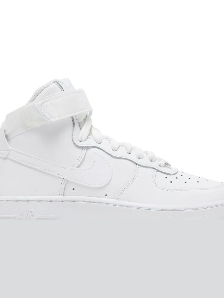 Кроссовки Nike Air Force 1 High LE GS 'Triple White' — изображение 2 из 8, белый