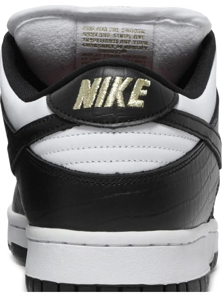 Кроссовки Nike Supreme x Dunk Low OG SB QS 'Black' — изображение 7 из 8, черный
