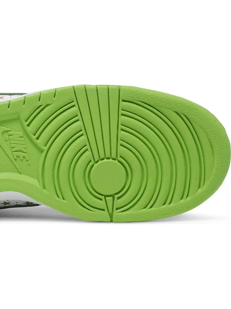 Кроссовки Nike Supreme x Dunk Low OG SB QS 'Mean Green' — изображение 5 из 8, зеленый