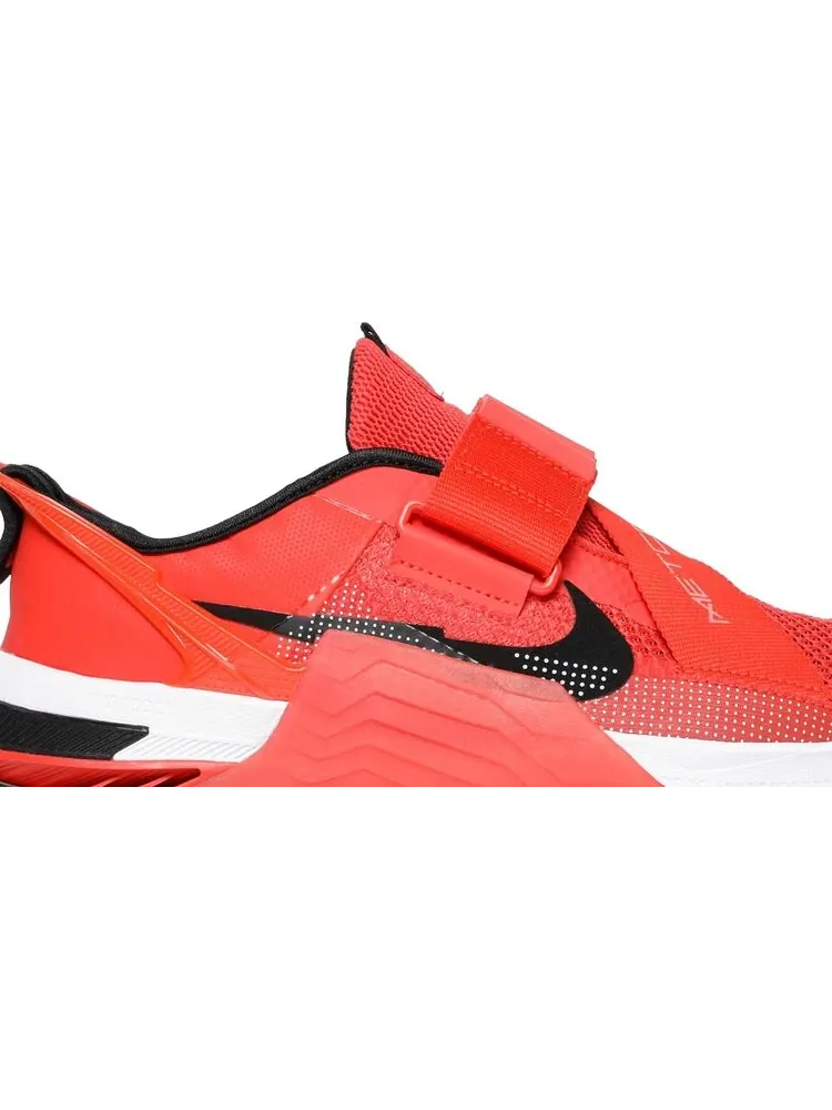 Кроссовки Nike Metcon 7 FlyEase 'Chile Red' — изображение 2 из 8, красный